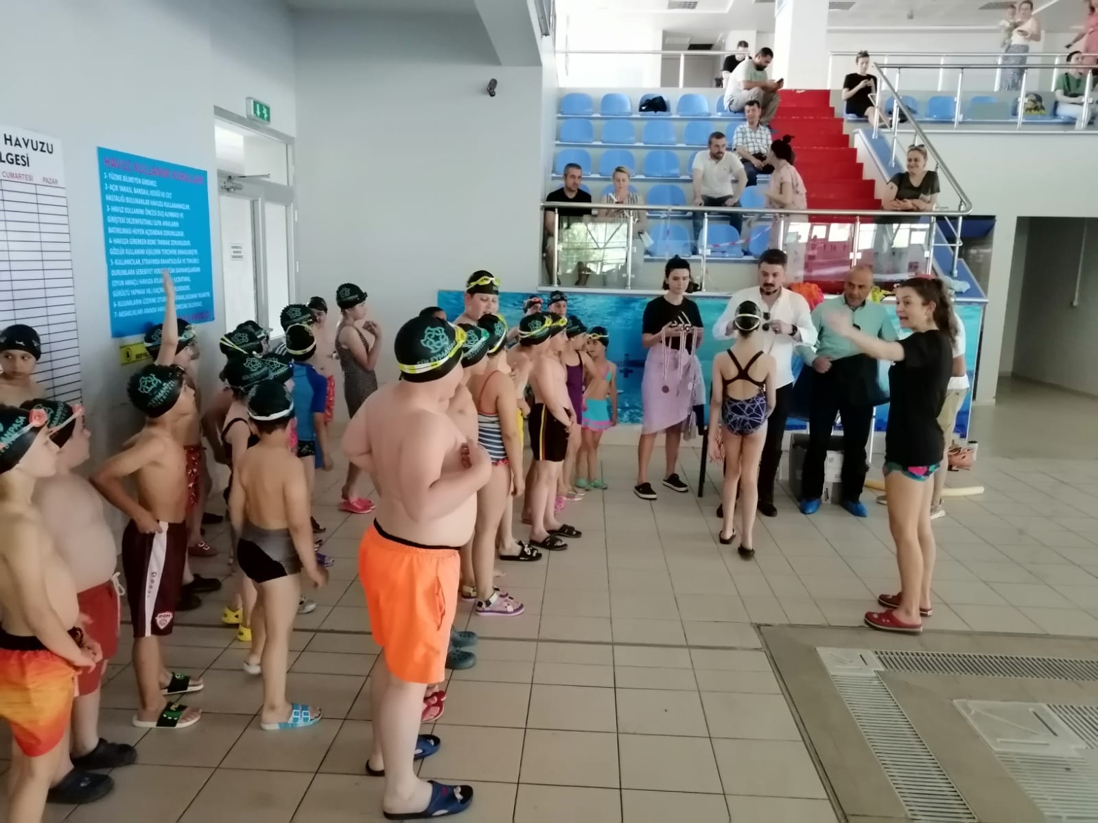 Süleymanpaşa Belediyesi Kış Okulu, 90 öğrenciye yüzme öğretti